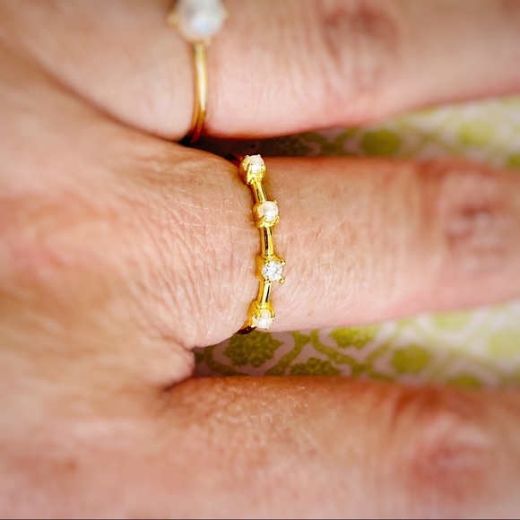 Tiny Pearls and Crystal 18k Gold Plated S925 Ring - Picture 3 of 7